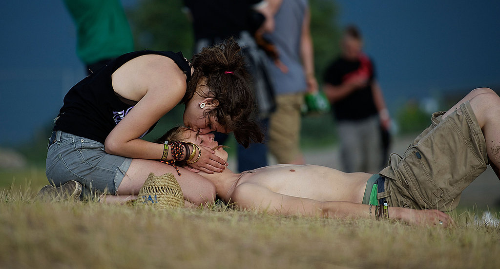 A couple shared an intimate moment at the Roskilde Festival.
