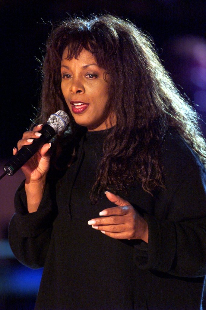 Donna Summer rehearses during a Divas 2000 Tribute to Diana Ross at Madison Square Garden in New York City.
