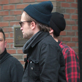 Robert Pattinson Goes Back to Kristen Stewart in LA (Video)