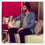 Look who popped in to chat at the San Francisco studio? Jim Sturgess! That accent kills us.
