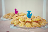 Glittery blue and pink starbursts jazz up the dessert displays.
Photo by Serendipity Studios
