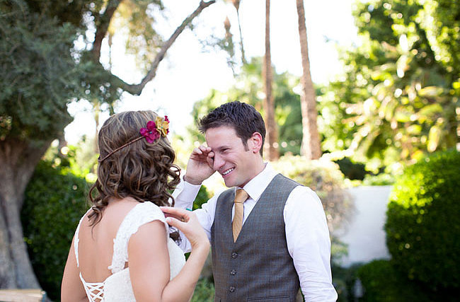 Meaningful glance. 
Photo by Ashleigh Taylor Photography via Green Wedding Shoes
