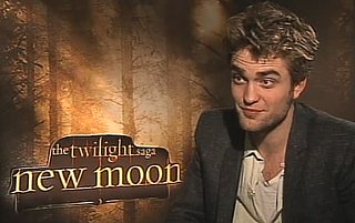 Video Interview With Robert Pattinson About Love, New Moon, Twilight 2009-11-11 15:44:41